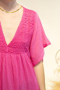 Robe tunique “Rosalie” en dentelle bohème – Fuchsia