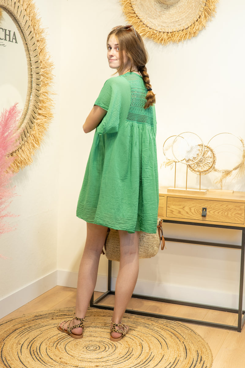 Robe tunique “Rosalie” en dentelle bohème – Vert prairie