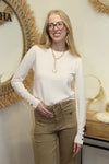Pull Livia Beige – Détail Boutons Manche