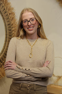 Pull Livia Beige Sable – Détail Boutons Manche
