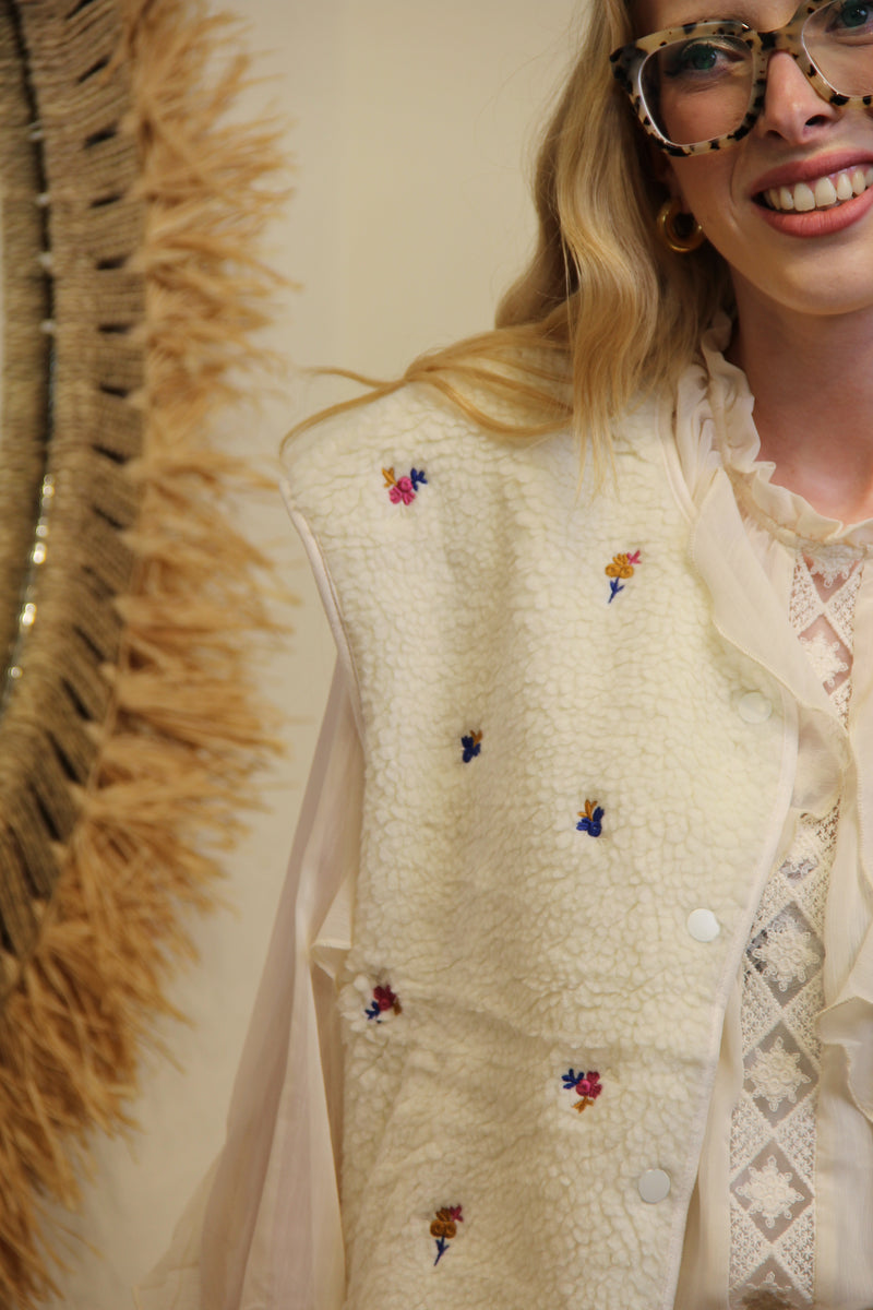 Gilet Noa – Mouton Brodé Crème
