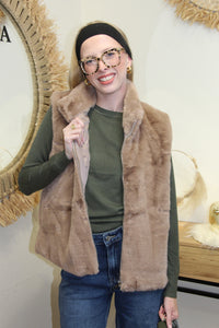 Gilet Mika – Sans Manches en Fausse Fourrure Beige