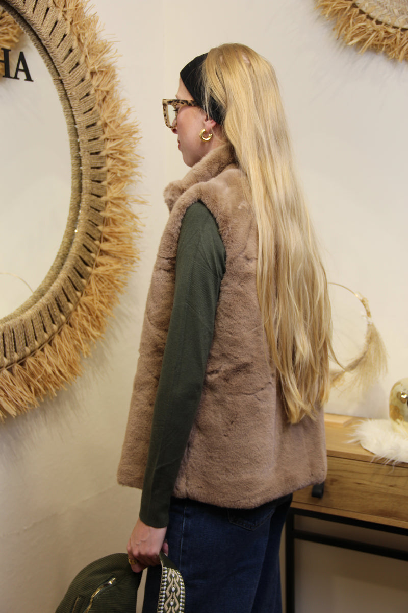 Gilet Mika – Sans Manches en Fausse Fourrure Beige