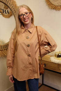 Chemise Solaria – Caramel & Boutons Soleil