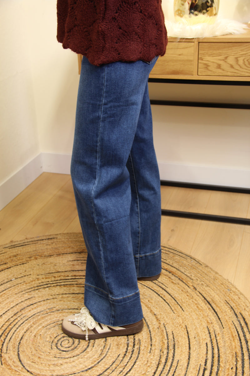 Celia – Jean Large à Revers Couture