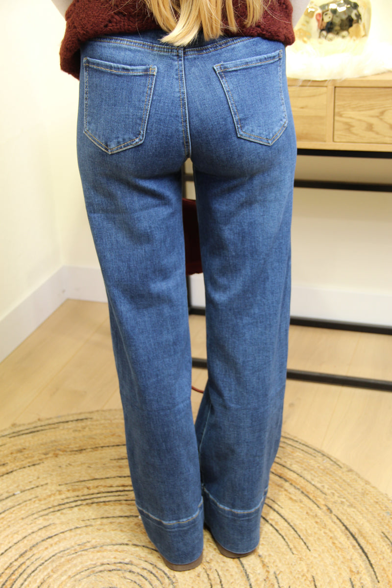 Celia – Jean Large à Revers Couture