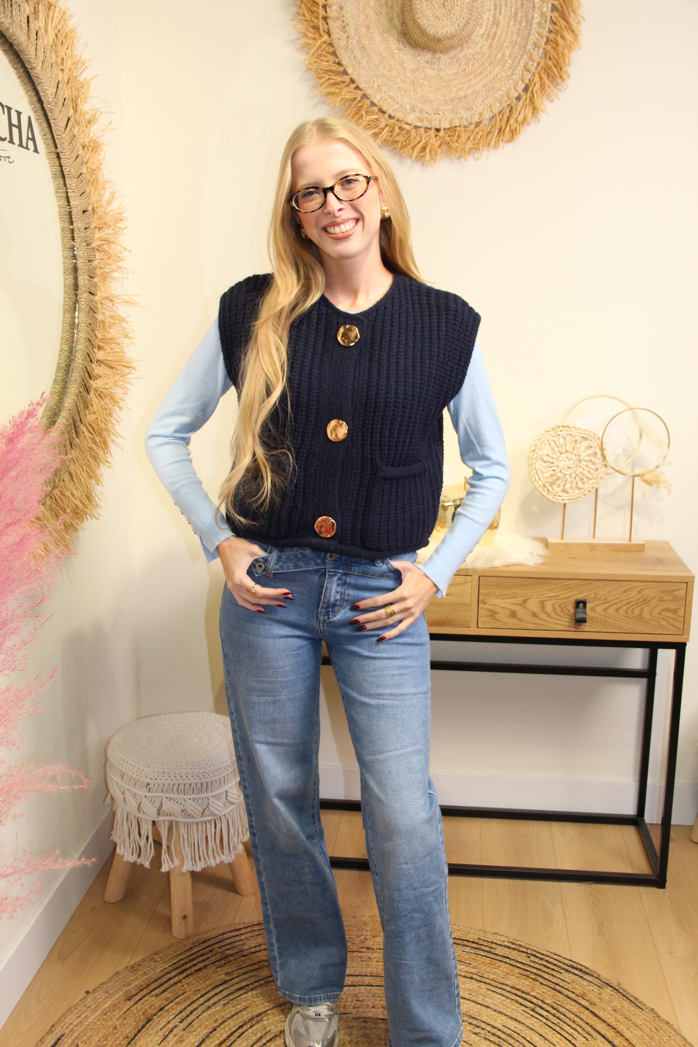 Gilet Léna – Maille Marine & Boutons Dorés