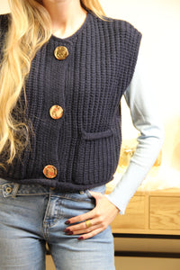 Gilet Léna – Maille Marine & Boutons Dorés